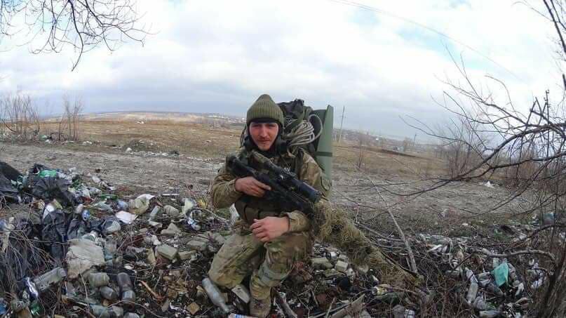 У пам’ять про азовця Баррета. Легендарного снайпера згадують побратими