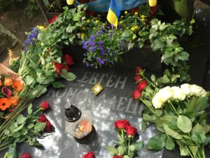 УПРАВЛІННЯ ТА СЕРЖАНТИ ВІЙСЬКОВОЇ ШКОЛИ ІМЕНІ ЄВГЕНА КОНОВАЛЬЦЯ ВШАНУВАЛИ ПАМ‘ЯТЬ ПОЛКОВНИКА В РОТТЕРДАМІ