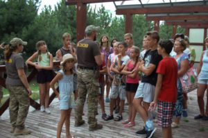 ПРИКЛАД ДЛЯ ПІДРОСТАЮЧОГО ПОКОЛІННЯ: АЗОВЦІ ПРИЙНЯЛИ У СЕБЕ В ГОСТЯХ ШКОЛЯРІВ З ВОЛИНІ