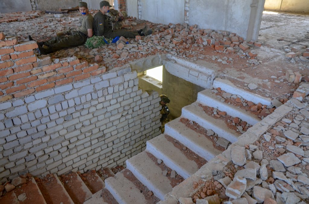 Фінальний день медичного курсу для бійців 3-ї роти 2-го батальйону полку АЗОВ