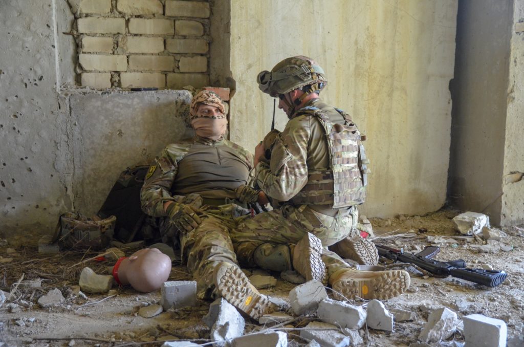 Фінальний день медичного курсу для бійців 3-ї роти 2-го батальйону полку АЗОВ