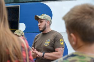 ПРИКЛАД ДЛЯ ПІДРОСТАЮЧОГО ПОКОЛІННЯ: АЗОВЦІ ПРИЙНЯЛИ У СЕБЕ В ГОСТЯХ ШКОЛЯРІВ З ВОЛИНІ