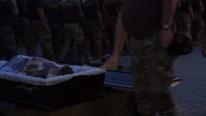 В ПОЛКУ АЗОВ ПОПРОЩАЛИСЯ З ПОБРАТИМОМ ВАТСОНОМ, ЯКИЙ ГЕРОЇЧНО ЗАГИНУВ, РЯТУЮЧИ ЛЮДИНУ