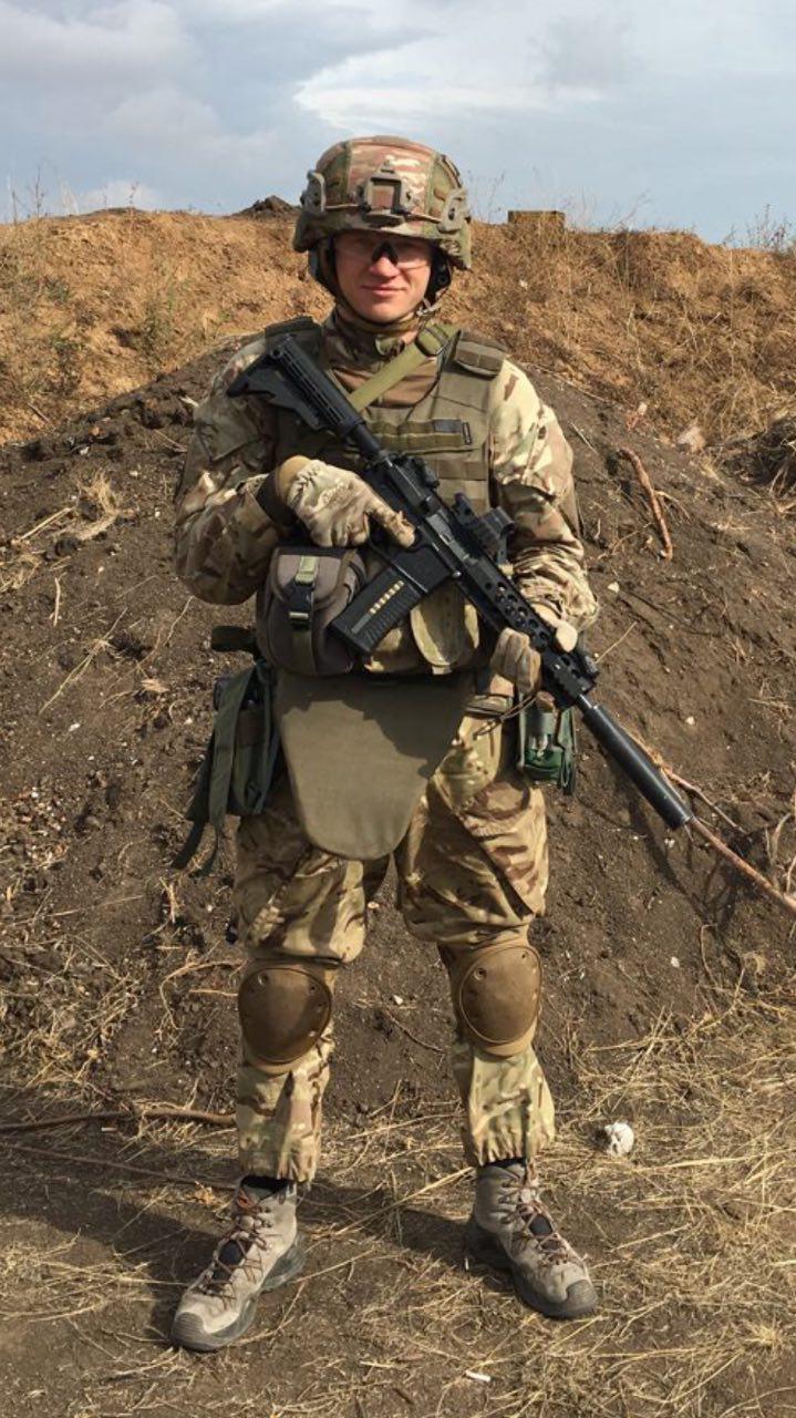 Перемагають найсильніші: азовець отримав берет з відзнакою