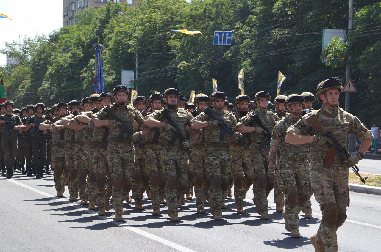 Маріуполь асоціюється з полком АЗОВ