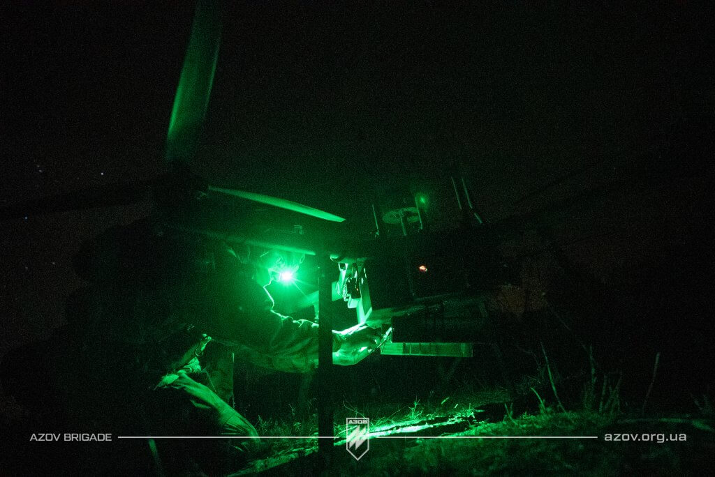 Робота операторів ударного бомбера Heavy Shot 12-ої бригади спеціального призначення «Азов» на Торецькому напрямку