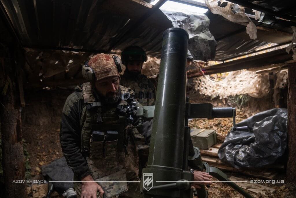 Робота мінометного розрахунку 2-го батальйону 12-ої бригади спеціального призначення «Азов» на Торецькому напрямку.