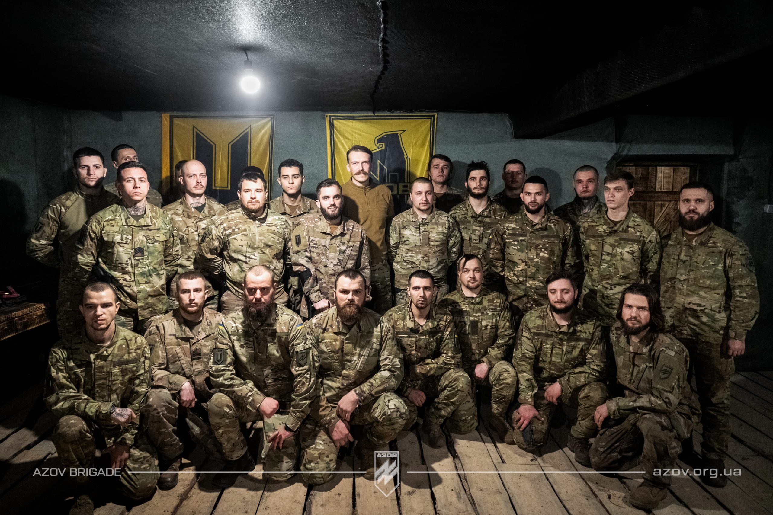 Командир 12-ої бригади спеціального призначення «Азов», полковник Денис Прокопенко відзначив піхотинців 2-го батальйону, які беруть участь в бойових діях на Торецькому напрямку.