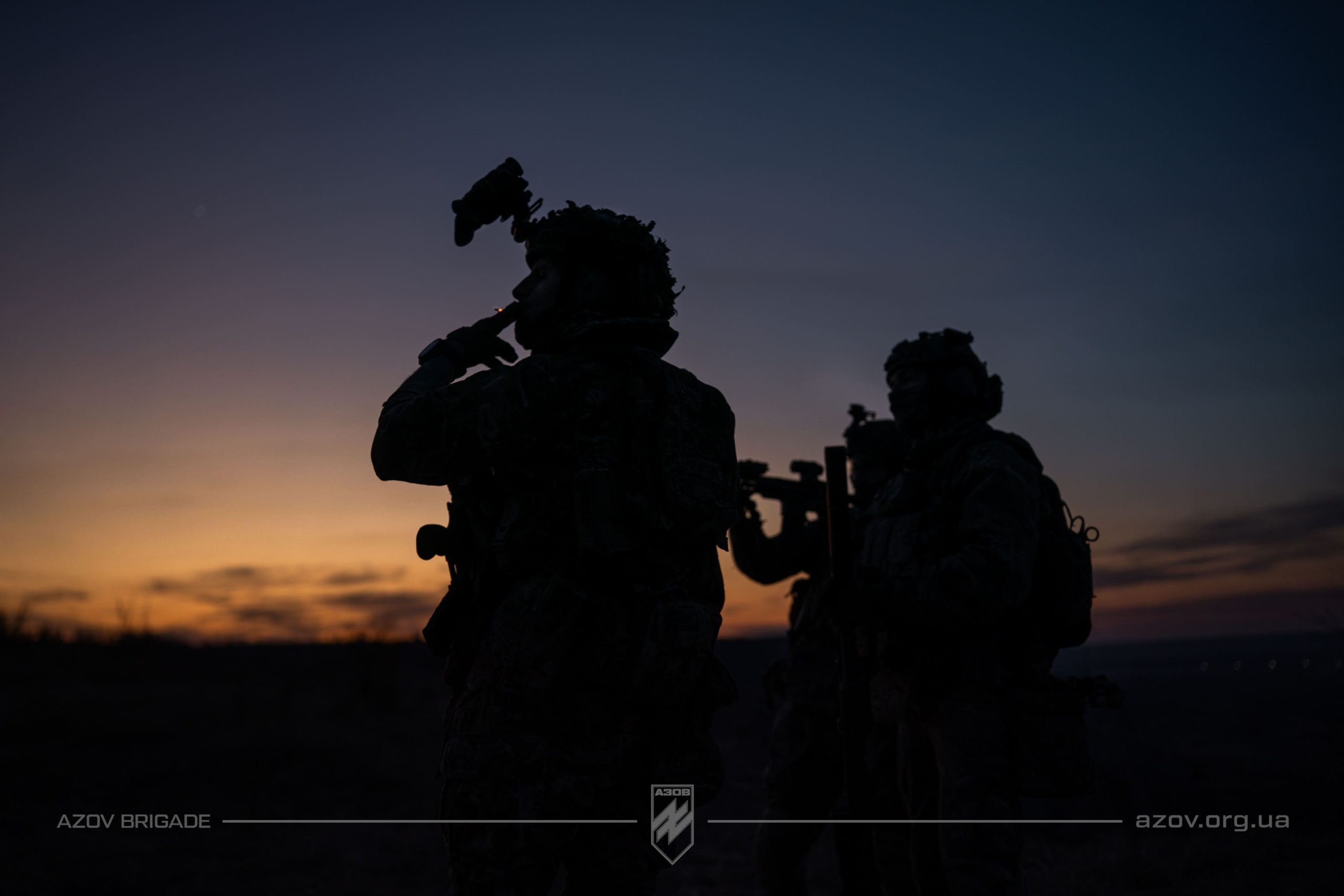 На світлинах – тренування бійців загону снайперів 12-ої бригади «Азов» на Торецькому напрямку.