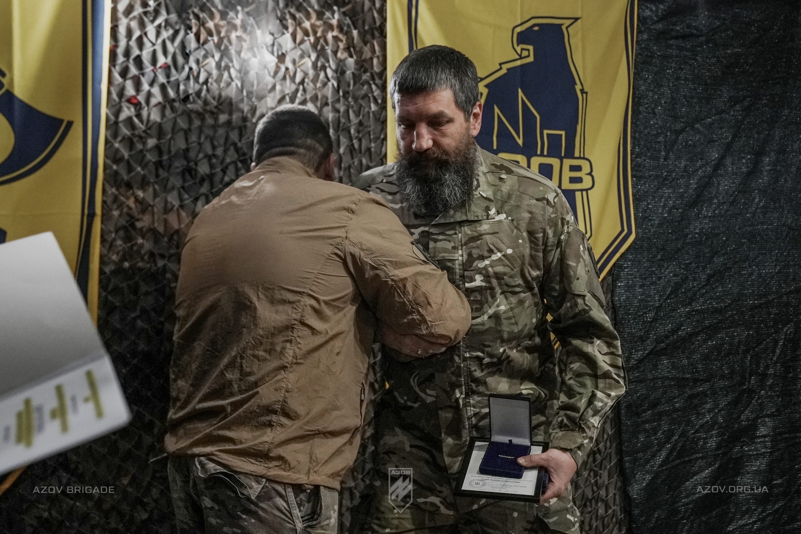 Бійці батальйону сил підтримки 12-ої бригади «Азов» отримали знаки розрізнення бригади і підрозділу.