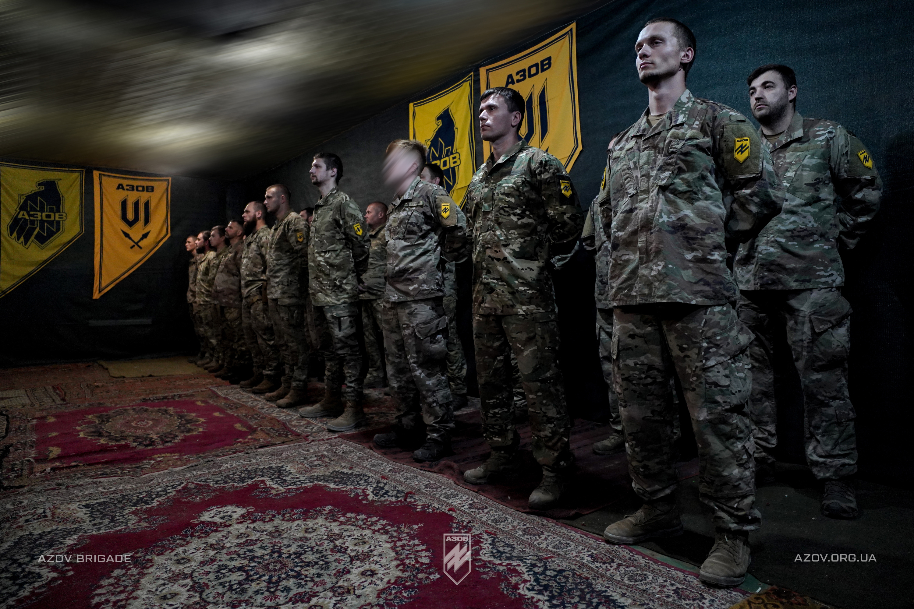 Командир 12-ої бригади «Азов» відзначив бійців 6-го батальйону спеціального призначення.