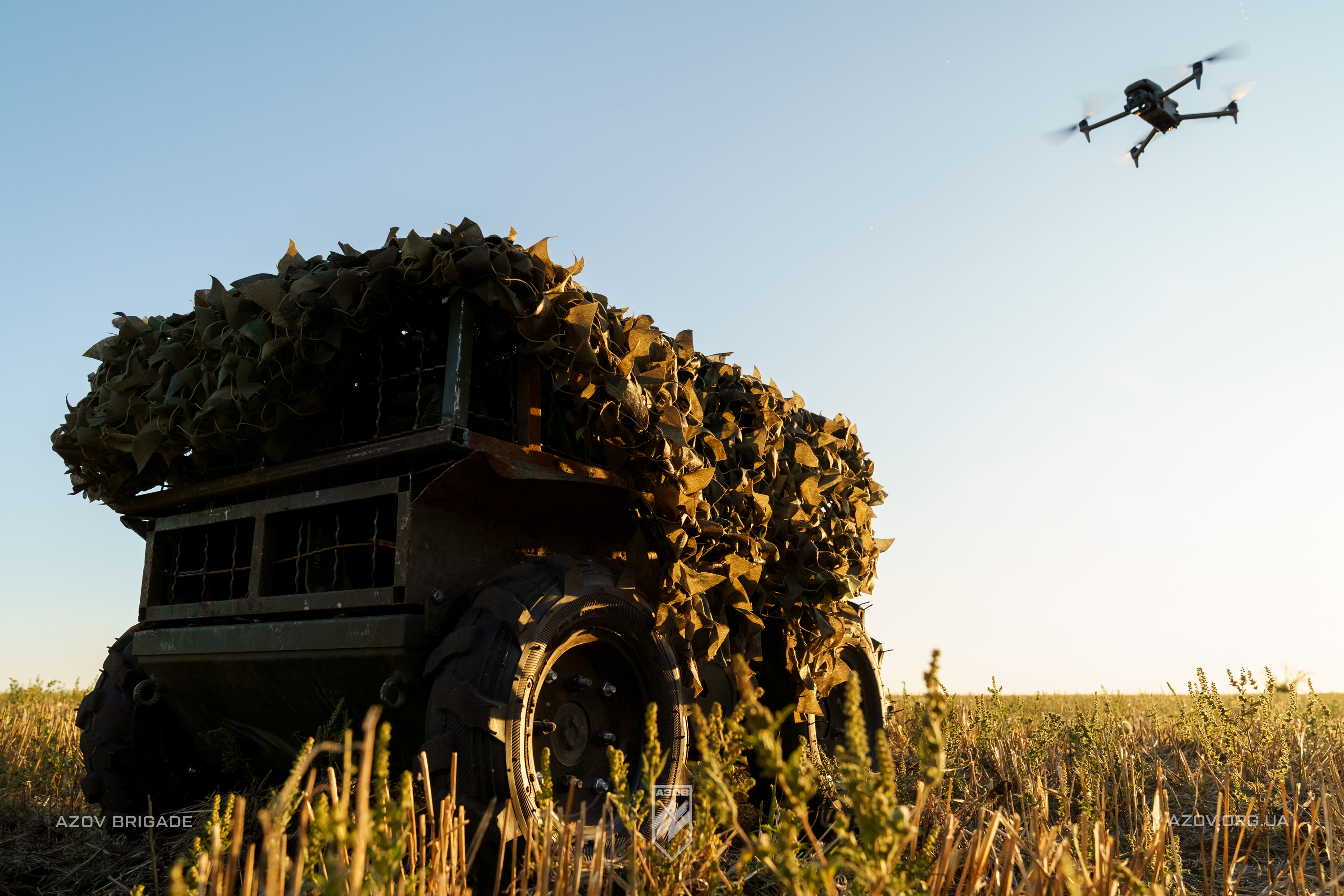 На світлинах – тренування бійців роти наземних роботизованих комплексів батальйону безпілотних систем 12-ої бригади «Азов». 