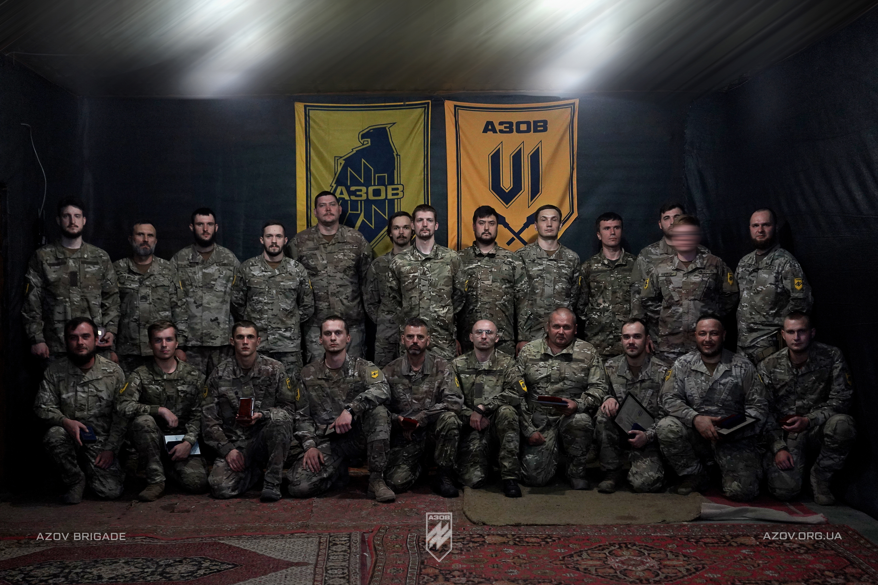 Командир 12-ої бригади «Азов» відзначив бійців 6-го батальйону спеціального призначення.